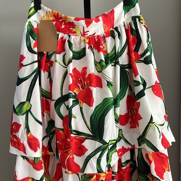 NWT Tropical print skirt in size small - Picture 3 of 4